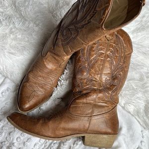 Brown cowgirl boots
